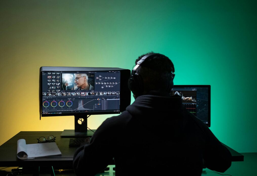 Top 10 Advantages of Outsourcing Video Editing Services